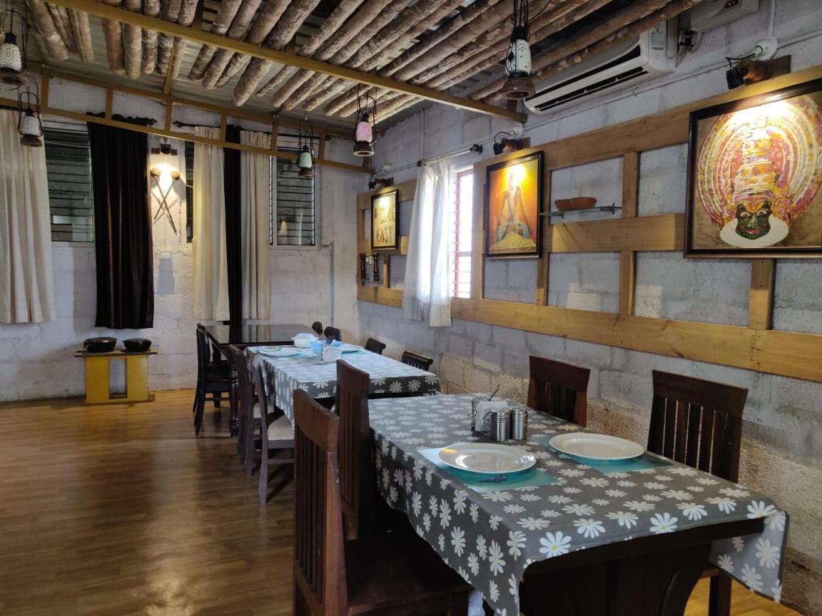 Hotel Mudra Midtown Suites & Rooms Kalasa Экстерьер фото
