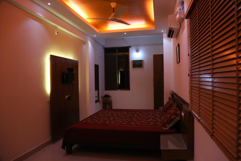 Hotel Mudra Midtown Suites & Rooms Kalasa Экстерьер фото
